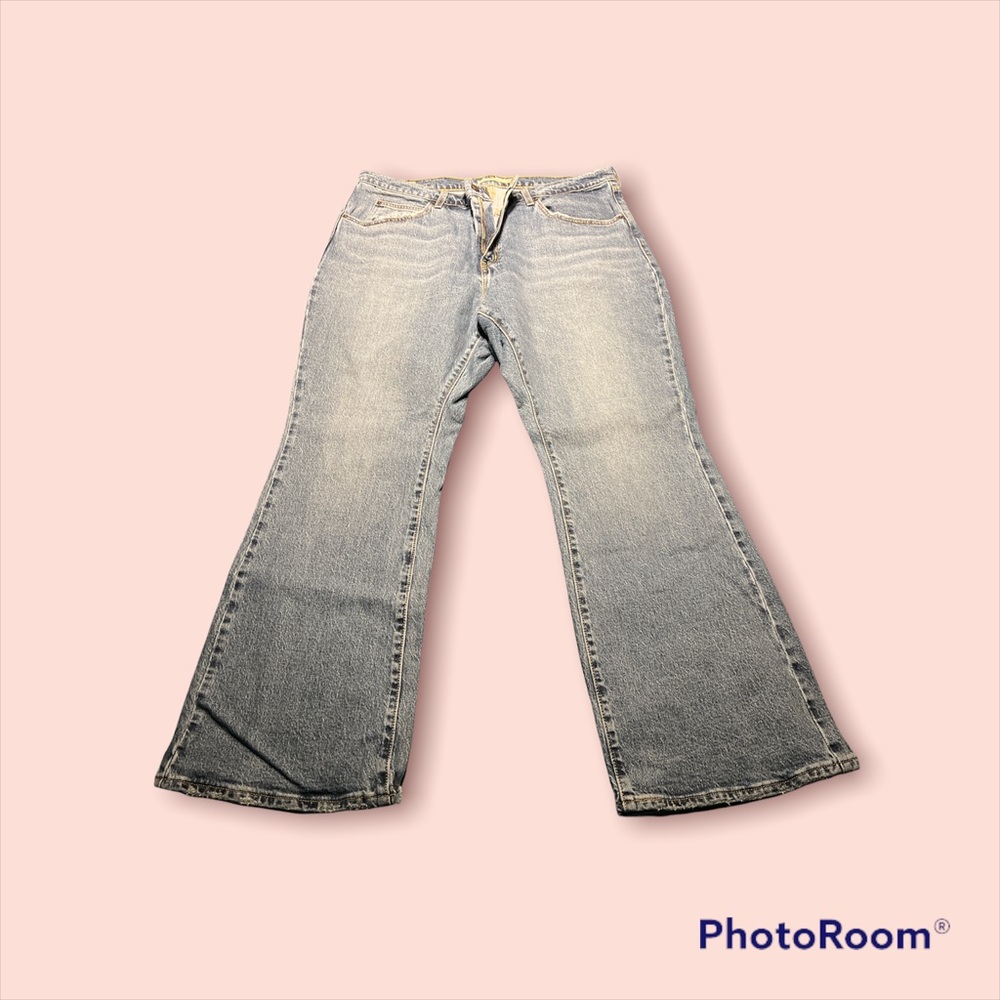 Levi’s 70’s Flare Jeans! Pairs great with roller skates! Size 18w 30inseam